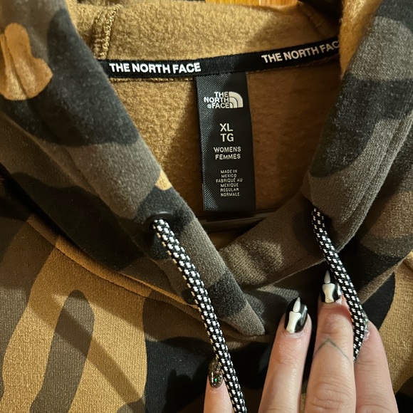 North Face hoodie - Picture 2 of 3